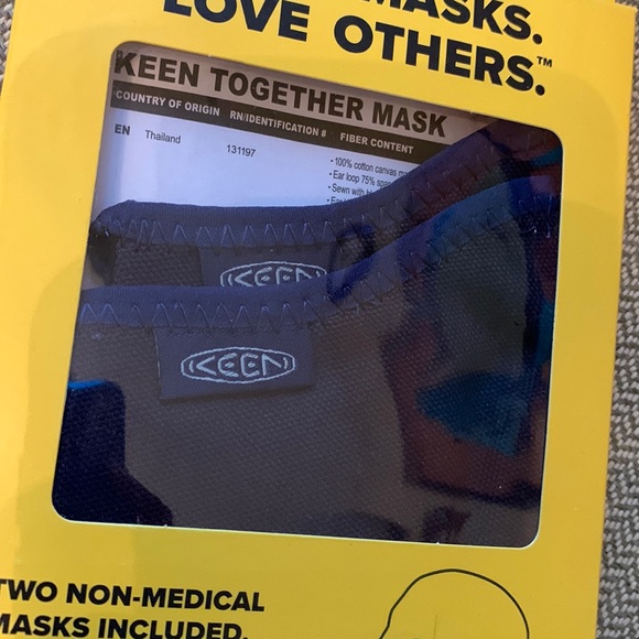 New set of 2 KEEN Together M / L canvas navy blue face masks adjustable adults - Picture 4 of 6